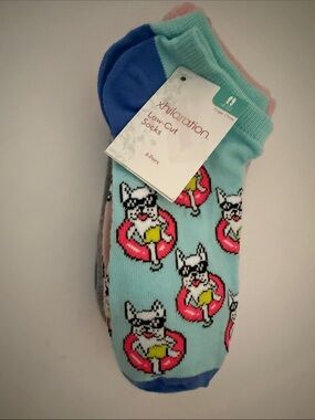Xhilaration Light Blue Low-Cut Socks with Pink Float French Bulldog Pattern